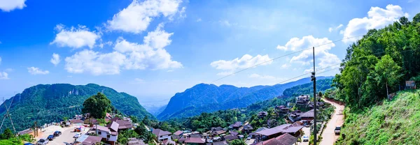 チェンライ県の山にあるPha Hi村のパノラマビュー — ストック写真