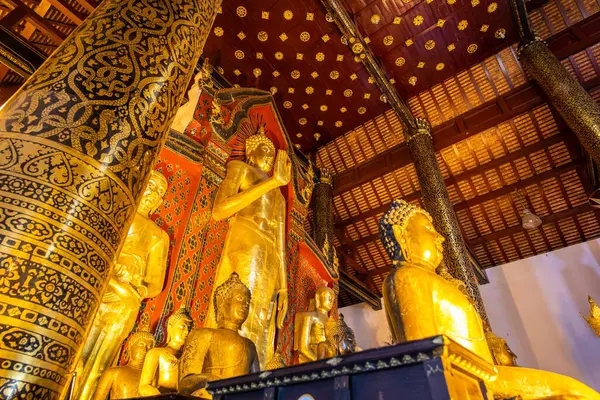 Beautiful Buddha Statue Chedi Luang Varavihara Temple Chiangmai Province — Stock Photo, Image