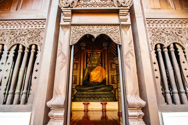 Zwart Boeddhabeeld Chedi Luang Varavihara Tempel Provincie Chiangmai — Stockfoto