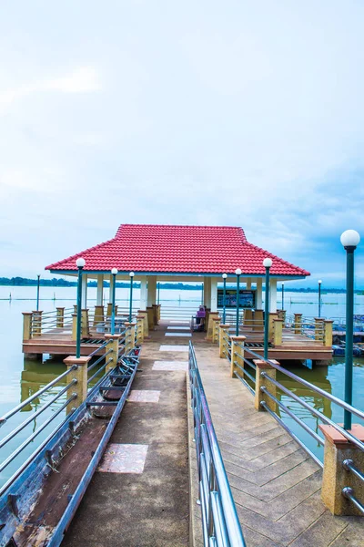 Riposo Casa Nel Lago Thailandia — Foto Stock