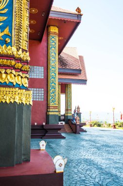 Prayodkhunpol 'deki güzel Tayland tarzı kilise Wiang Kalong Tapınağı, Tayland.