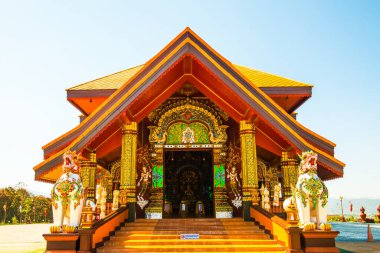 Prayodkhunpol 'deki güzel Tayland tarzı kilise Wiang Kalong Tapınağı, Tayland.