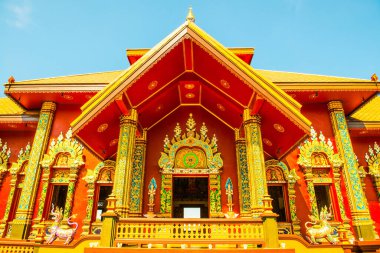 Prayodkhunpol 'deki güzel Tayland tarzı kilise Wiang Kalong Tapınağı, Tayland.