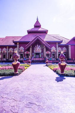 Prayodkhunpol 'deki güzel Tayland tarzı kilise Wiang Kalong Tapınağı, Tayland.