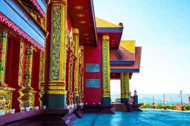 Prayodkhunpol 'deki güzel Tayland tarzı kilise Wiang Kalong Tapınağı, Tayland.