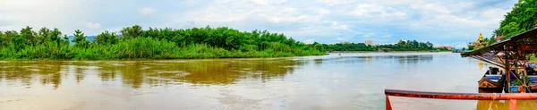 チェンライ県チェンサエン郡のメコン川のパノラマビュー — ストック写真