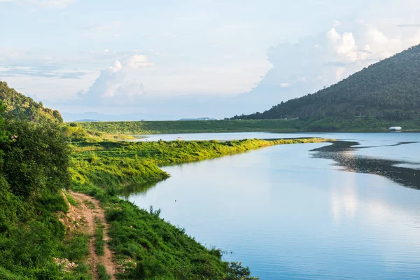 stock image Landscape view of Mae Kuang Udom Thara dam, Thailand.