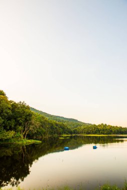 Mae Jok Luang rezervuarının manzara görüntüsü, Tayland.