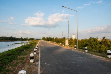 Mae Jok Luang yolu, Tayland rezervuarı..