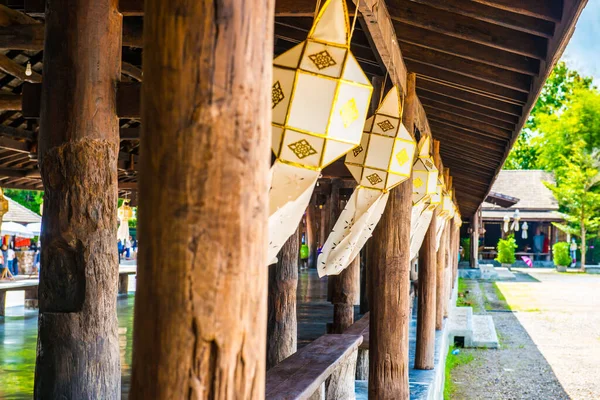 泰国Cherntawan国际冥想中心美丽的木制建筑 — 图库照片