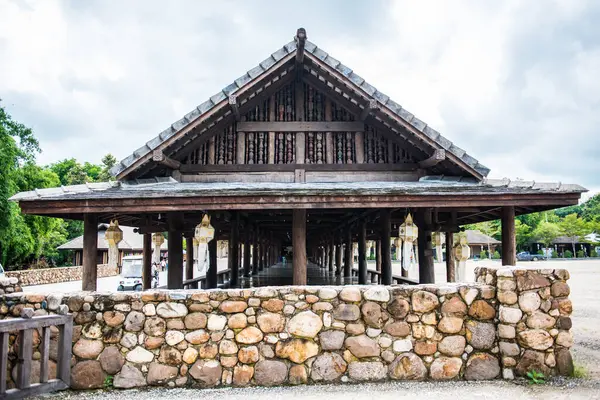 Όμορφο Ξύλινο Κτίριο Στο Cherntawan International Meditation Center Ταϊλάνδη — Φωτογραφία Αρχείου