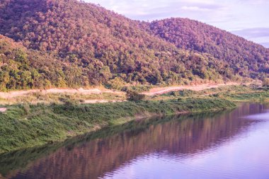 Mae Kuang Udom Thara barajının manzara manzarası, Tayland.