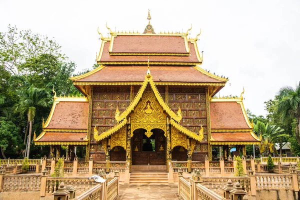 Iglesia Estilo Tailandés Phra Ese Templo Pha Ngao Tailandia — Foto de Stock