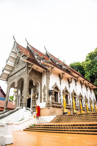 Iglesia Estilo Tailandés Phra Ese Templo Pha Ngao Tailandia —  Fotos de Stock