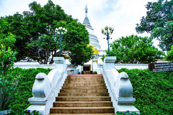 Όμορφη Παγόδα Στο Phra Ότι Pha Ngao Ναό Ταϊλάνδη — Φωτογραφία Αρχείου