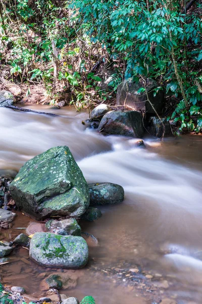 Νερό Που Ρέει Στον Καταρράκτη Khunkorn Στην Επαρχία Chiang Rai — Φωτογραφία Αρχείου