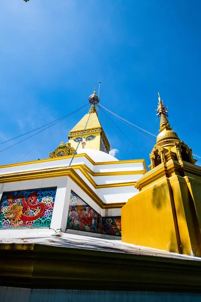 Красивое Здание Asorm Phrom Thada Budtha Sathan Таиланд — стоковое фото