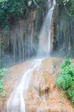 Kışın Phu Sang Şelalesi, Tayland.