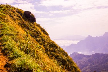 Tayland 'ın Chiangrai eyaletindeki Phu Chi Fa Manzarası' nda Dağ Manzarası.