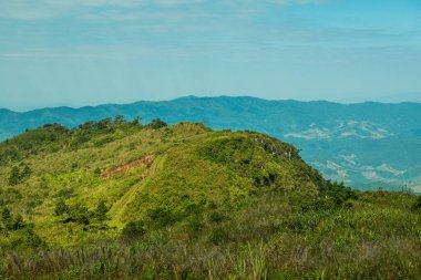 Tayland 'ın Chiangrai eyaletindeki Phu Chi Fa Manzarası' nda Dağ Manzarası.