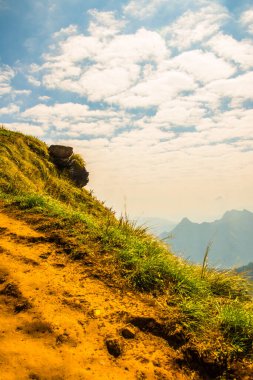 Tayland 'ın Chiangrai eyaletindeki Phu Chi Fa Manzarası' nda Dağ Manzarası.