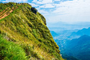 Tayland 'ın Chiangrai eyaletindeki Phu Chi Fa Manzarası' nda Dağ Manzarası.