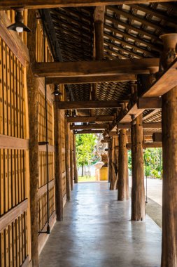 Cherntawan Uluslararası Meditasyon Merkezi, Tayland Meditasyon Salonu Koridoru.