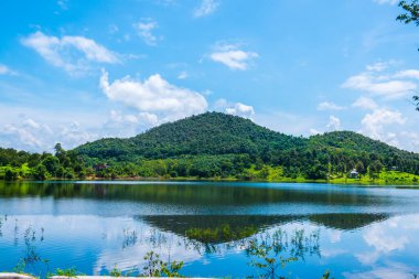 Tayland Cherntawan Uluslararası Meditasyon Merkezi 'nden Dağ Manzarası.