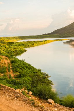 Mae Kuang Udom Thara barajının manzara manzarası, Tayland.