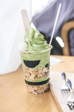 Plastik camlı kibrit dondurması, Tayland.