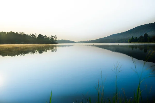 Huay Tueng Thao Lake Early Morning Lake Offers Beautiful Scenery — Stock Fotó