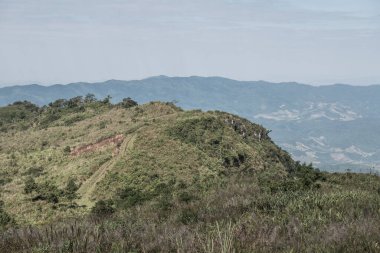Tayland 'ın Chiangrai eyaletindeki Phu Chi Fa Manzarası' nda Dağ Manzarası.