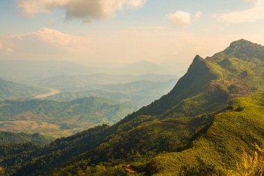 Tayland 'ın Chiangrai eyaletindeki Doi Pha Tang' da Dağ Manzarası.