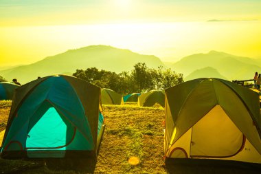 Tayland 'da, dağda kamp alanı..