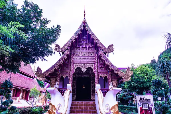 Tayland Phra Singh tapınağındaki Lanna tarzı kilise..