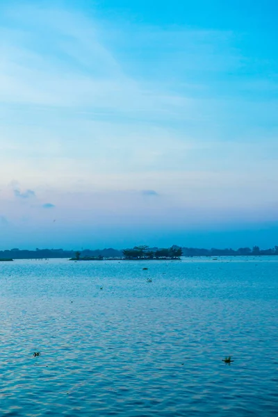Вид Озеро Храмом Тилок Арам Озере Кван Пхаяо Таиланд — стоковое фото
