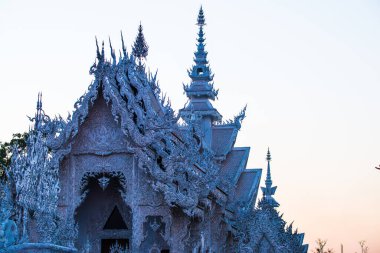 Tayland 'ın Chiang Rai bölgesindeki Rong Khun tapınağı..