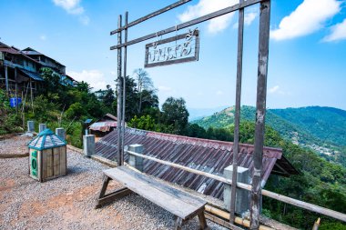 Chiang Rai 'nin Pha Hi köyündeki kontrol noktası..