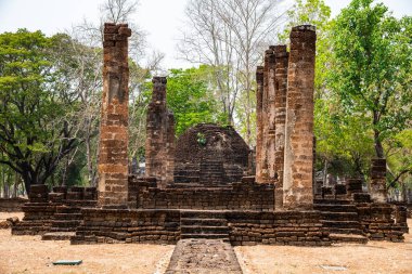 Wat Suan Kaeo Utthayan Yai tapınağı Si Satchanalai tarihi parkı, Tayland.