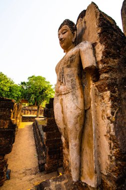 Antik Buda heykeli Phra Si Ratana Mahathat Chaliang tapınağı, Tayland.