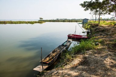 Kwan Phayao Gölü manzarası, Tayland.