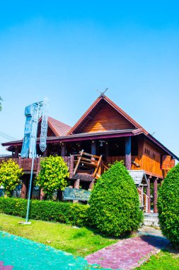 Tayland tarzı güzel bir bina..