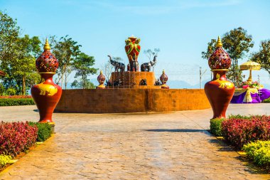 Prayodkhunpol 'deki güzel çeşme Wiang Kalong Tapınağı, Tayland.