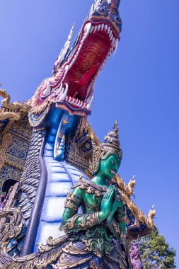 Tayland 'ın Chiang Rai bölgesindeki Rong Sua 10 tapınağı..