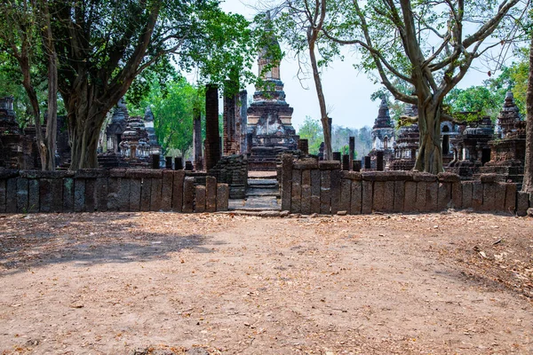 チェディ チェド タイ寺院In Satchanalai Historic Park Thailand — ストック写真