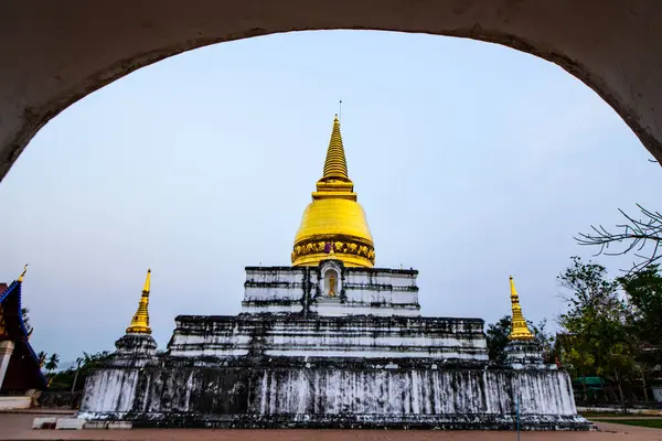 Antigua Pagoda Phra Borommathat Thung Yang Templo Tailandia —  Fotos de Stock