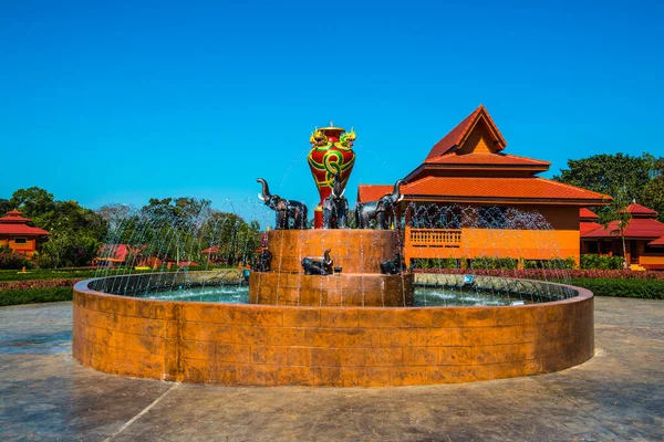 Prachtige Fontein Prayodkhunpol Wiang Kalong Tempel Thailand — Stockfoto