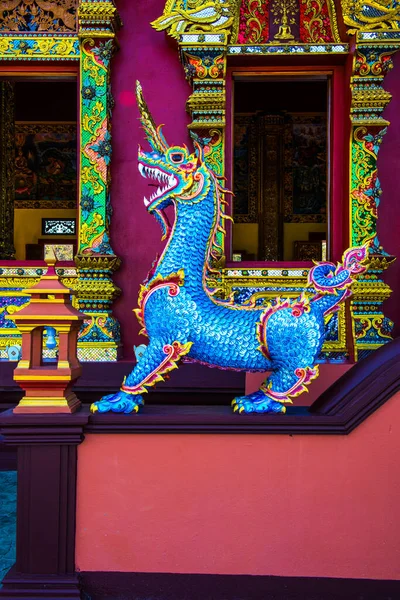 泰国Prayodkhunpol Wiang Kalong寺庙的Himmapan动物雕像 — 图库照片