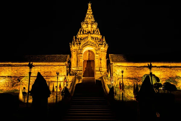 stock image Phra Thad Lampang Luang temple in the night, Thailand.