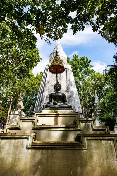 Pagode Com Estátua Buda Preto Analyo Thipayaram Templo Tailândia — Fotografia de Stock